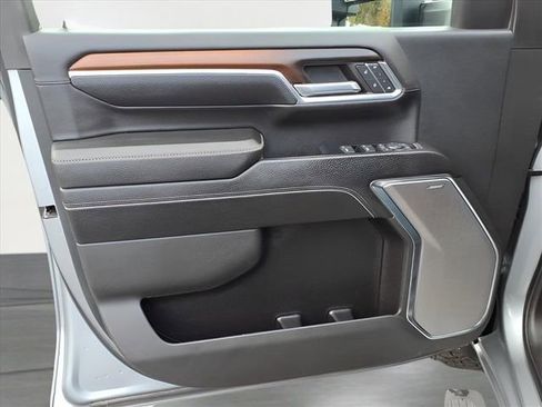 Used 2024 GMC Sierra 2500 Denali w/ Denali Reserve Package image 13