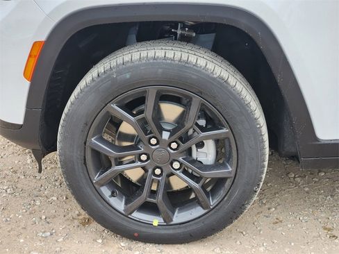 New 2025 Jeep Grand Cherokee L Limited image 7