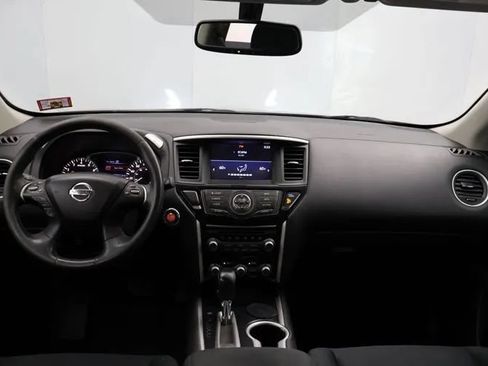 Used 2017 Nissan Pathfinder SV AWD/4WD image 19