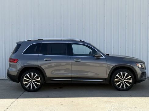 Used 2022 Mercedes-Benz GLB 250 image 3