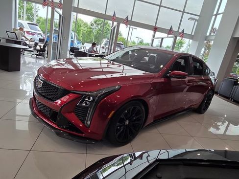 Used 2025 Cadillac CT5 V Blackwing w/ Carbon Fiber 2 Package RWD image 4
