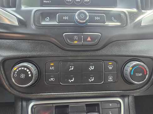 Used 2024 GMC Terrain SLE AWD/4WD image 26