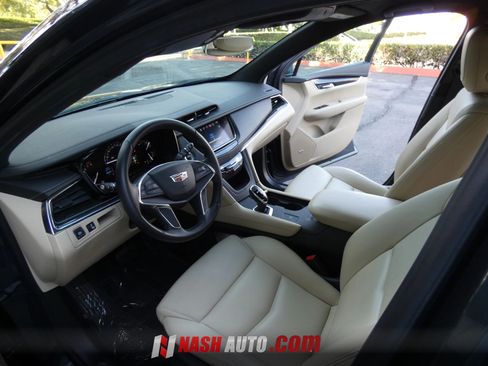 Used 2019 Cadillac XT5 FWD image 45