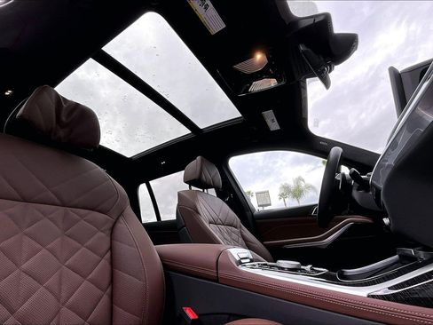 Used 2025 BMW X7 xDrive40i w/ M Sport Package image 22