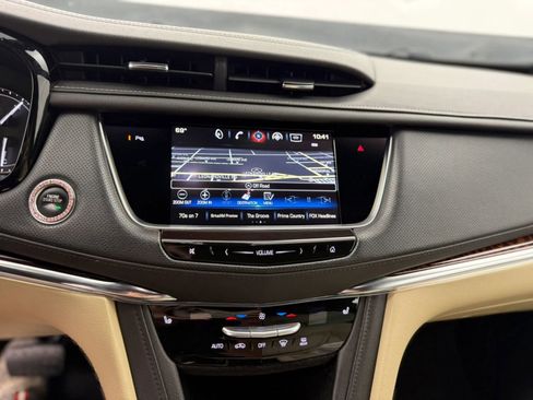 Used 2018 Cadillac XT5 Luxury w/ Driver Awareness Package AWD/4WD image 56