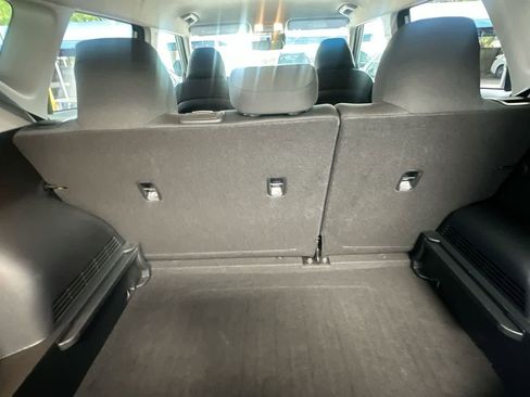 Used 2025 Kia Soul LX w/ LX Technology Package FWD image 25