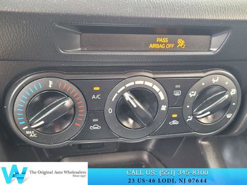 Used 2016 MAZDA MAZDA3 i Sport FWD image 14