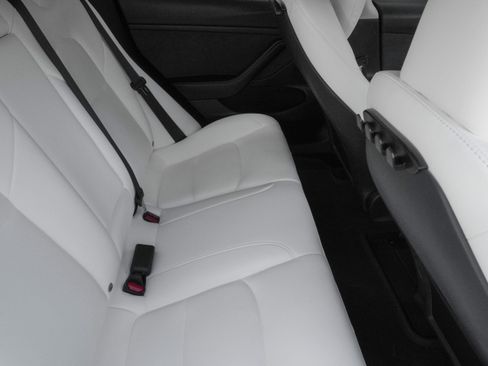 Used 2023 Tesla Model 3 Standard Range RWD image 32