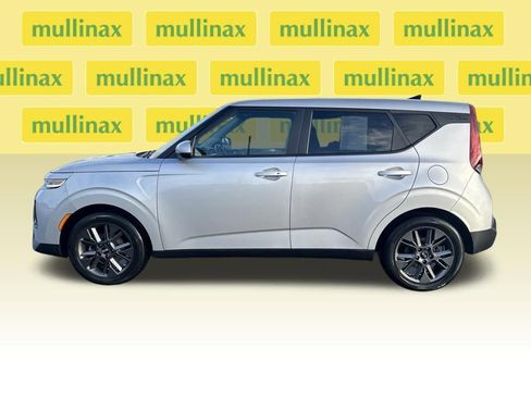 Used 2020 Kia Soul EX FWD image 11