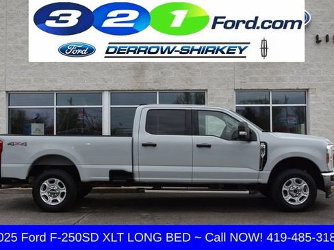 Used 2025 Ford F250 XLT AWD/4WD image 3