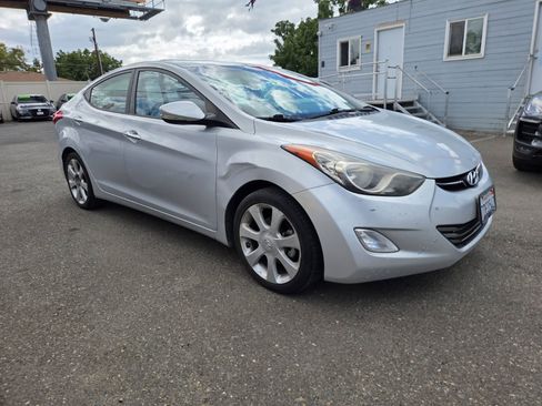 Used 2013 Hyundai Elantra Limited w/ Technology Pkg FWD image 5