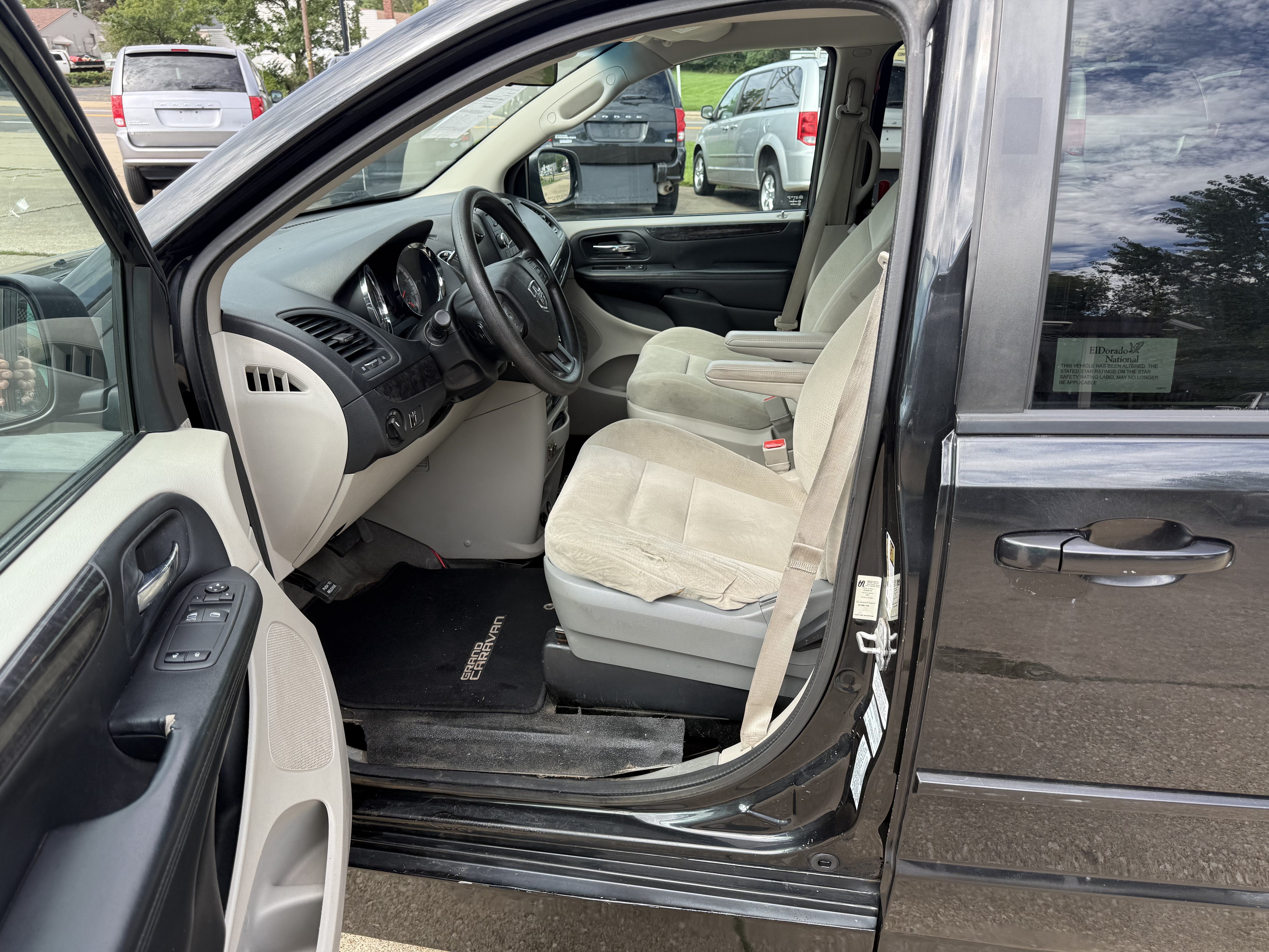 Used 2014 Dodge Grand Caravan SE w/ Quick Order Package 29E SE FWD image 10