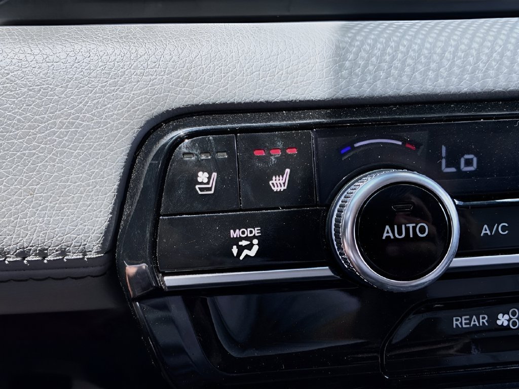Used 2025 Honda Pilot Elite image 21