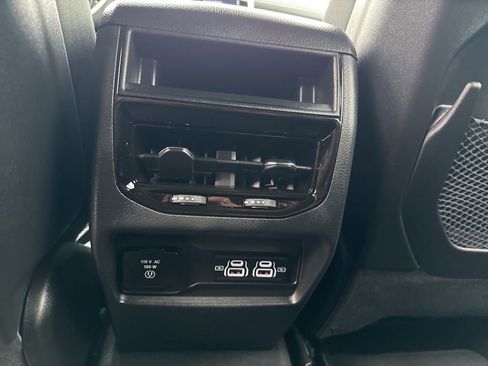 New 2025 Jeep Grand Cherokee Altitude image 21