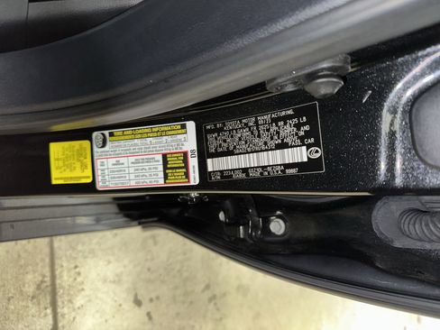 Used 2024 Lexus ES 350 w/ Premium Package FWD image 35