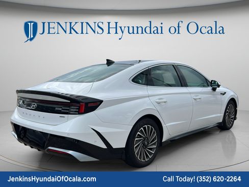 Used 2025 Hyundai Sonata Limited FWD image 3