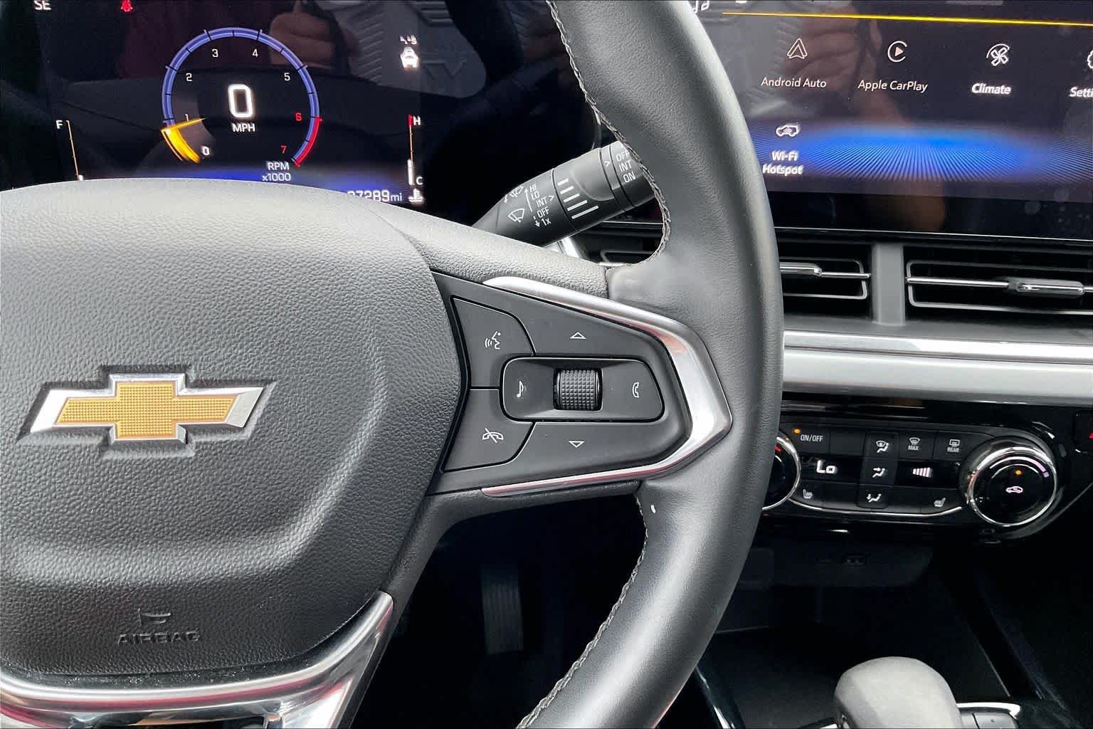 Used 2024 Chevrolet Trax LT w/ Driver Confidence Package FWD image 23