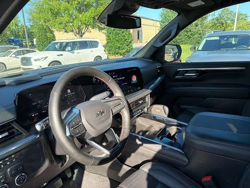 Used 2025 Chevrolet Tahoe RST w/ Comfort Package AWD/4WD image 10