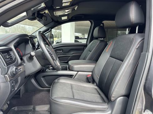 Used 2023 Nissan Titan PRO-4X image 33