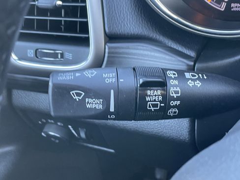 Used 2020 Jeep Grand Cherokee Laredo image 17