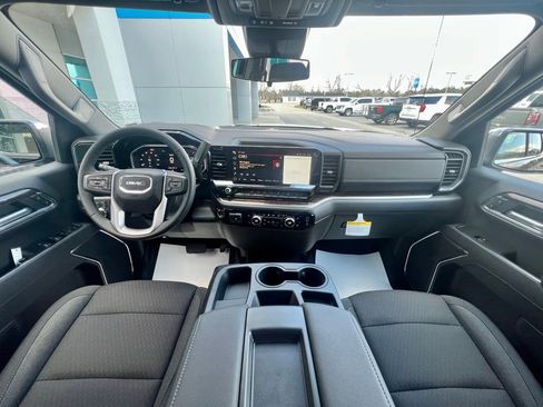 New 2026 GMC Sierra 1500 SLE image 2