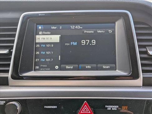 Used 2018 Hyundai Sonata SE image 13