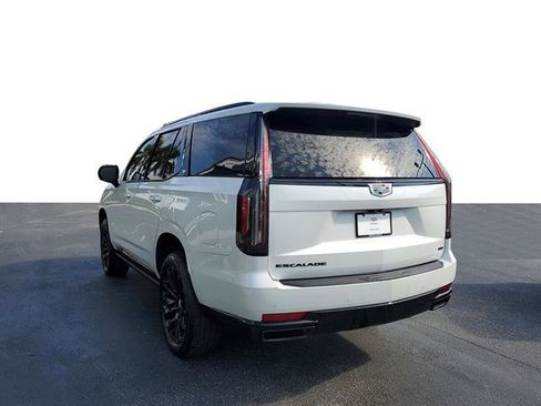Used 2021 Cadillac Escalade Sport Platinum w/ LPO, ONYX Package image 3