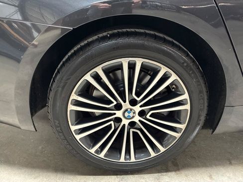 Used 2019 BMW 530i xDrive w/ Convenience Package AWD/4WD image 12