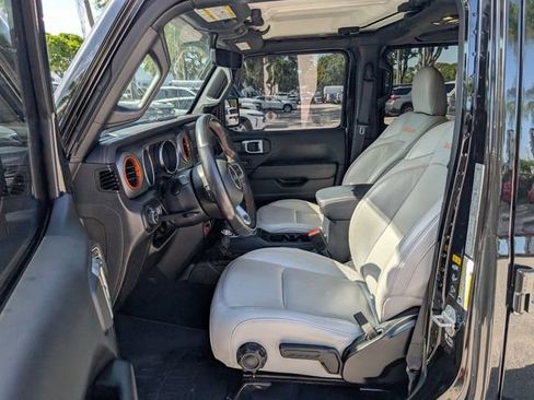 Used 2022 Jeep Gladiator Mojave w/ LED Lighting Group AWD/4WD image 11