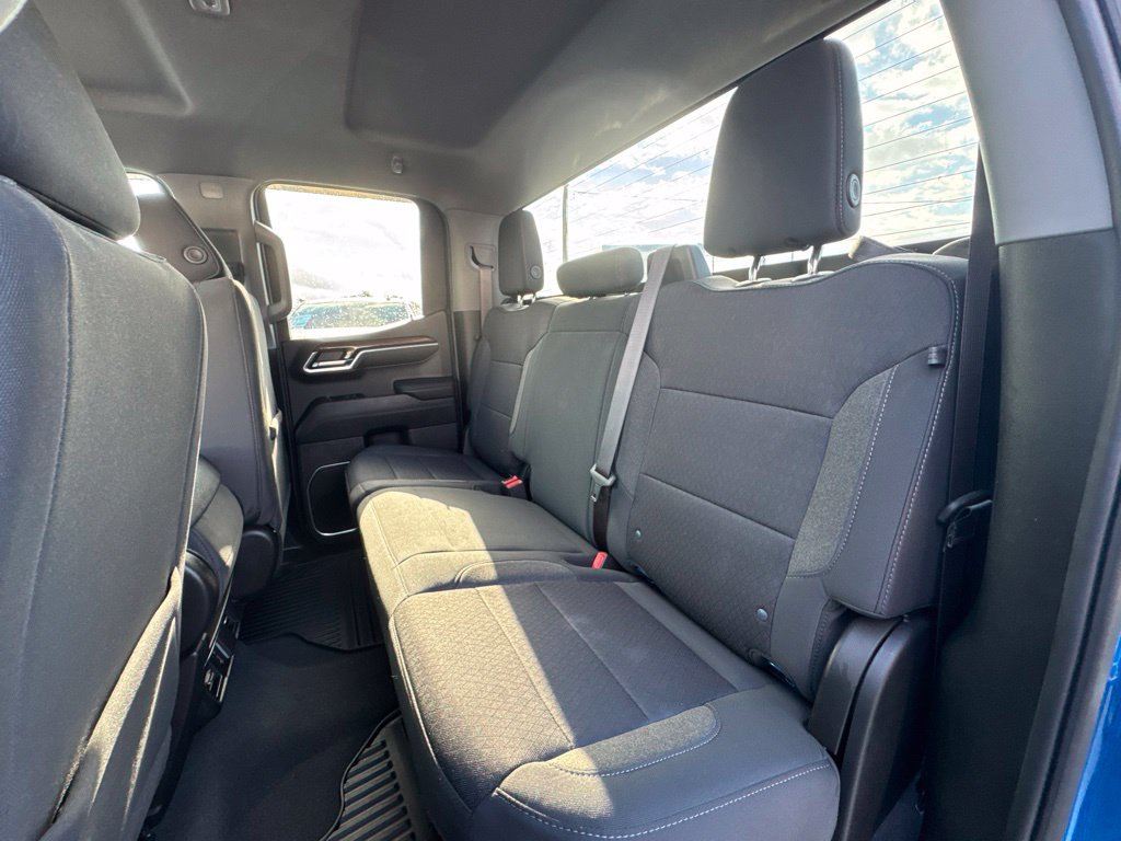 Used 2023 Chevrolet Silverado 1500 LT AWD/4WD image 20