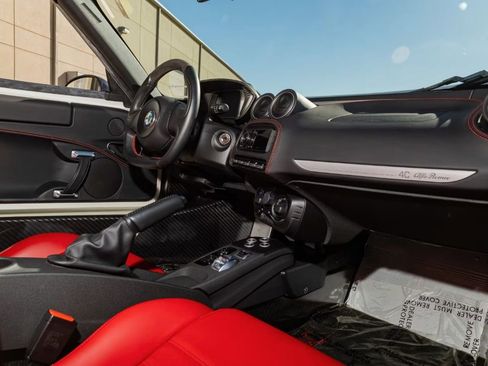 Used 2015 Alfa Romeo 4C Coupe w/ Leather Interior Group image 4