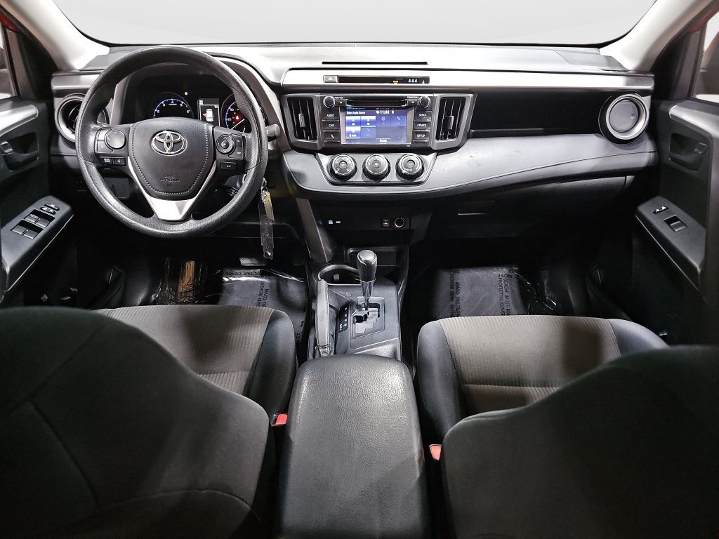 Used 2017 Toyota RAV4 LE w/ Preferred Accessory Package FWD image 18
