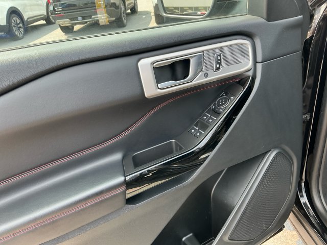 Used 2023 Ford Explorer ST-Line AWD/4WD image 11