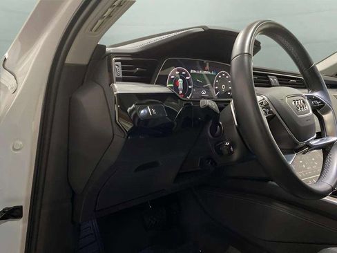 Used 2024 Audi Q8 e-tron Premium Plus w/ Premium Plus Package image 36