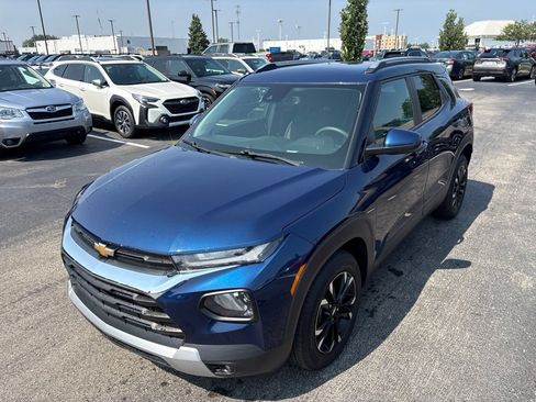 Used 2022 Chevrolet TrailBlazer LT w/ Convenience Package FWD image 6