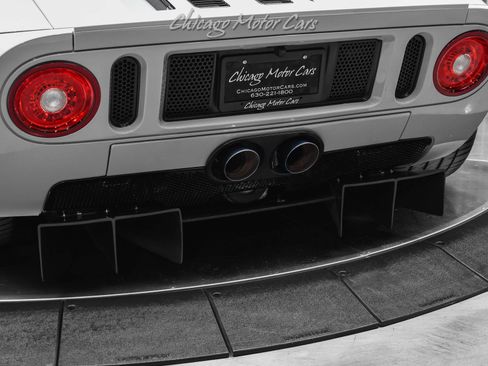 Used 2005 Ford GT RWD image 36