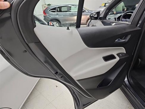 Used 2021 Chevrolet Equinox LS image 12