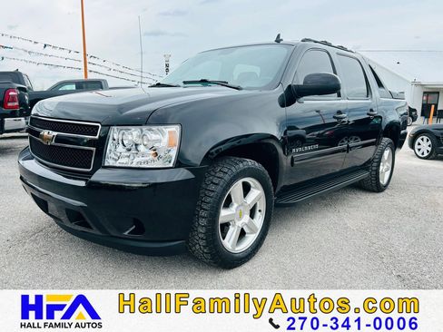 Used 2011 Chevrolet Avalanche LS w/ Convenience Package RWD image 1