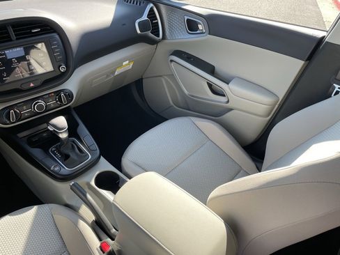 New 2025 Kia Soul LX image 22