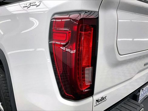 Used 2024 GMC Sierra 1500 SLT w/ SLT Premium Plus Package AWD/4WD image 31