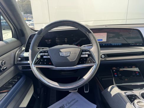 New 2026 Cadillac Vistiq Premium Luxury image 18