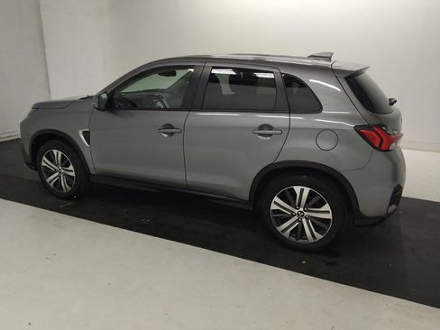 Used 2020 Mitsubishi Outlander Sport SE AWD/4WD image 3