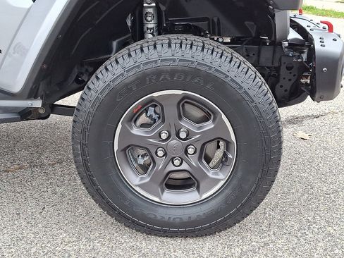 Used 2021 Jeep Gladiator Rubicon image 8