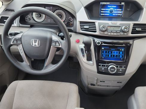 Used 2016 Honda Odyssey SE image 27