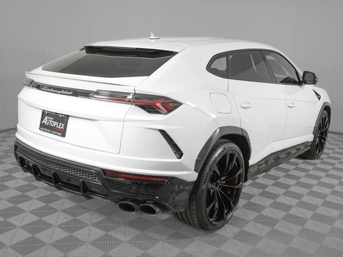Used 2021 Lamborghini Urus image 5