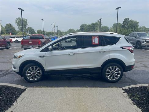 Used 2017 Ford Escape Titanium FWD image 4