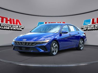 Used 2025 Hyundai Elantra SEL