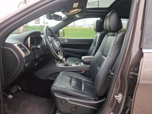 Used 2017 Jeep Grand Cherokee Limited image 14