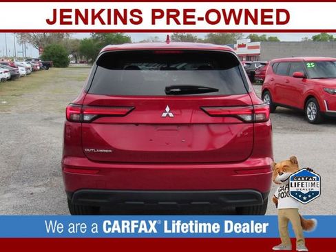 Used 2022 Mitsubishi Outlander ES image 4