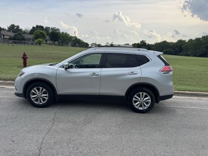 Used 2016 Nissan Rogue SV